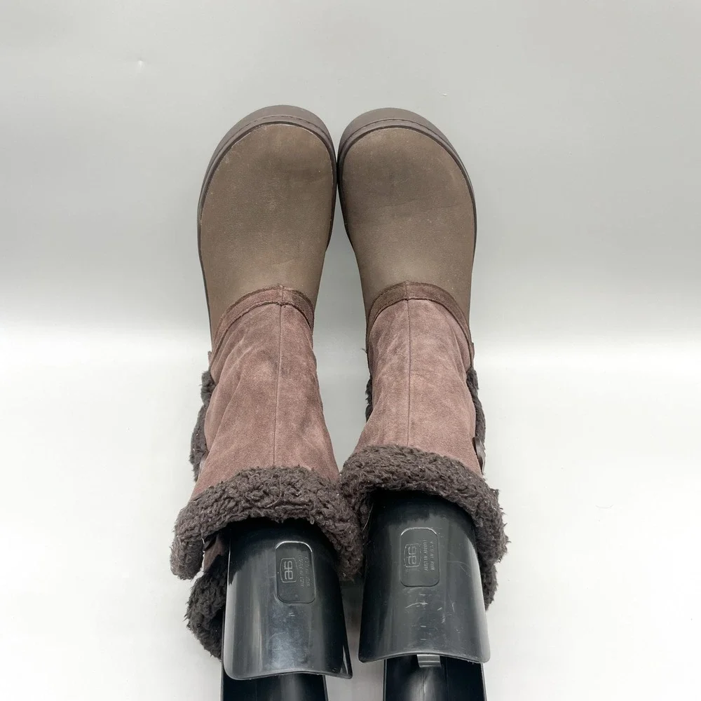 Crocs Modessa Button Suede Boots Brown Faux Fur Lined Womens 8 Cozy Casual Snow